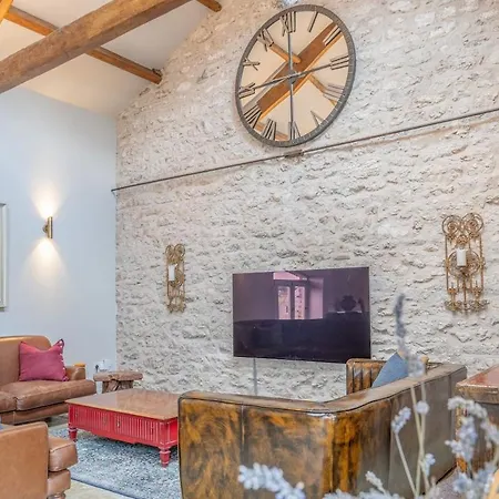 بيت للعطل Luxurious Barn Within Easy Reach Of South Lakes! *