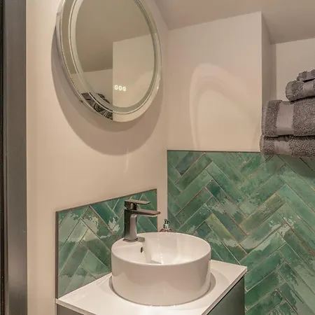 Luxurious Barn Within Easy Reach Of South Lakes! * بوت