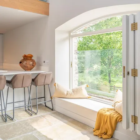 بيت للعطل Luxurious Barn Within Easy Reach Of South Lakes!