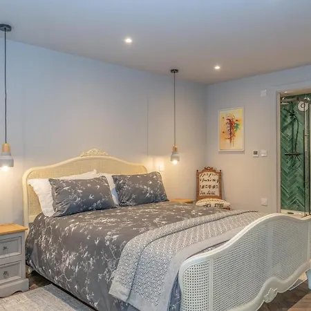 Luxurious Barn Within Easy Reach Of South Lakes! * Boot