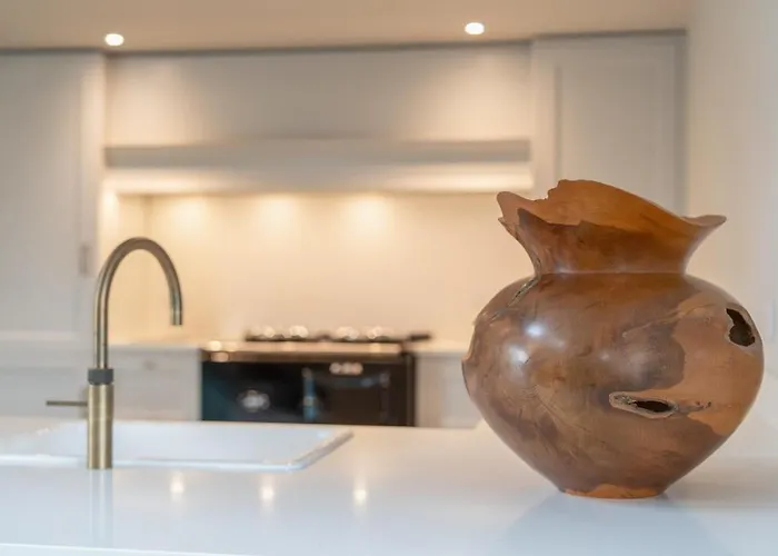 Luxurious Barn Within Easy Reach Of South Lakes!