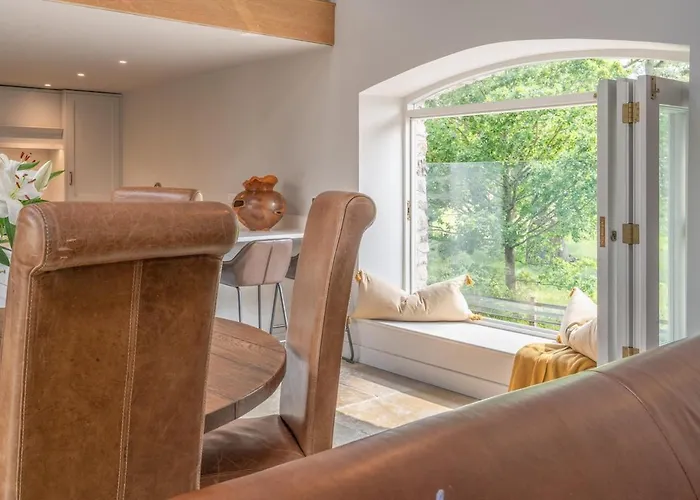 بيت للعطل Luxurious Barn Within Easy Reach Of South Lakes! بوت